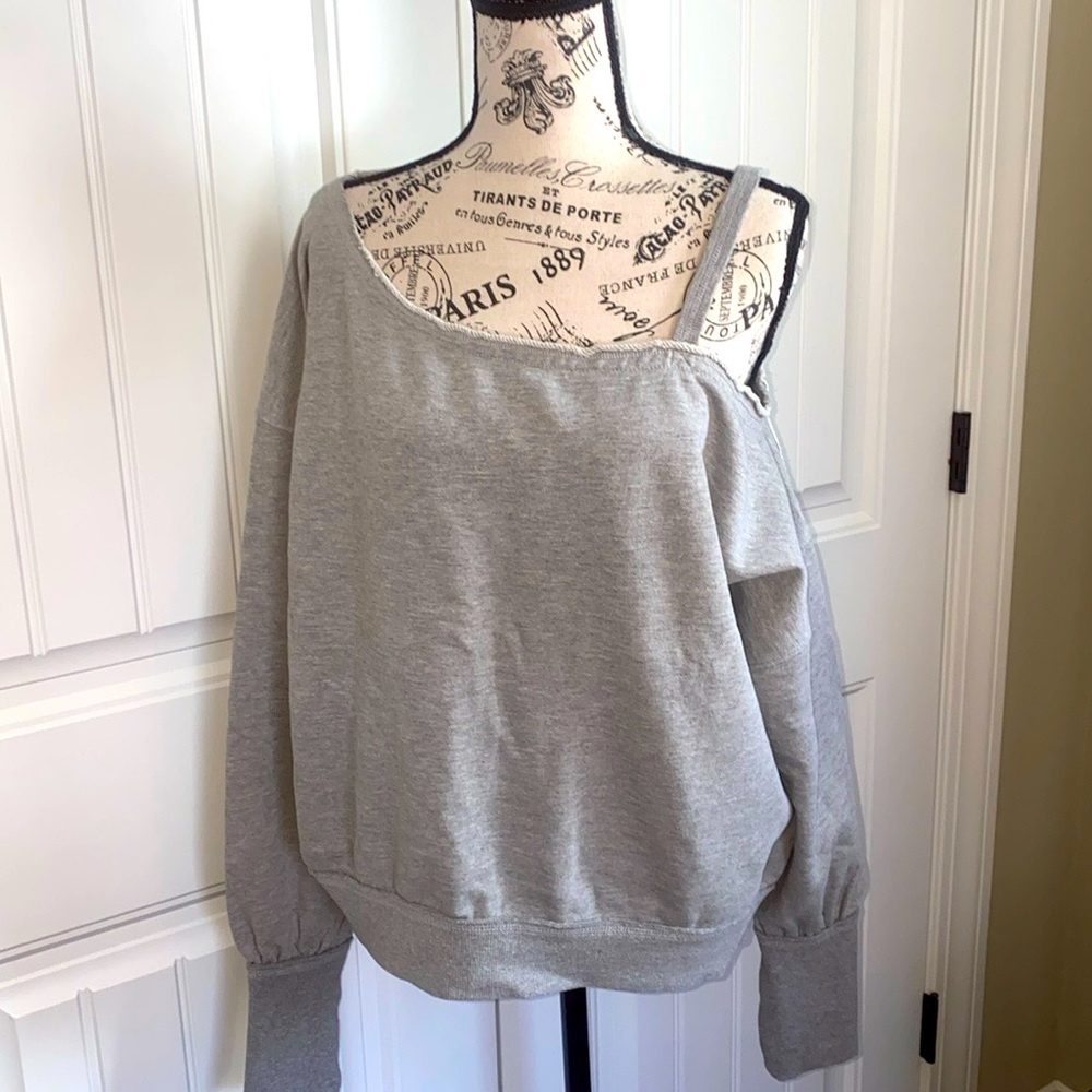 OFF SHOULDER ATHLETIC SWEATSHIRT